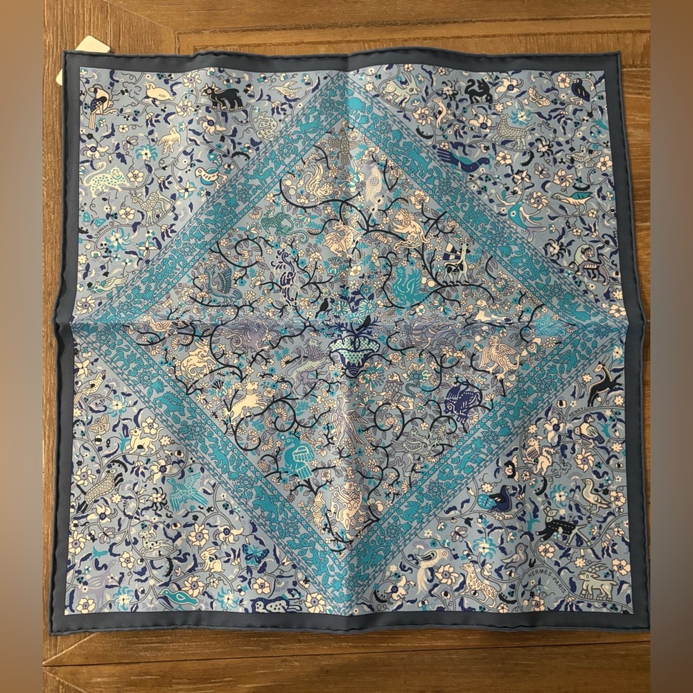✨NWT Hermés Silk Blue / Turquoise Gavroche Twill✨